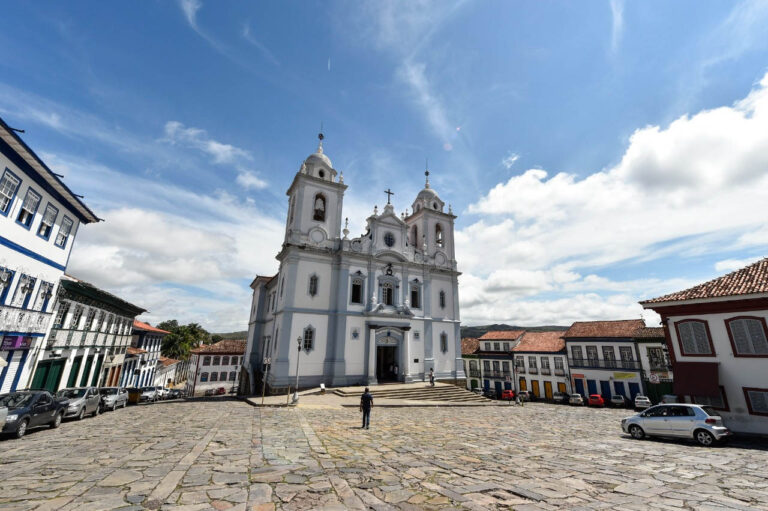 Programa Minas Santa torna o estado o maior destino turístico durante a celebração; Com adesão de 600 municípios, inciativa visa estimular a economia em todas as regiões de Minas Gerais