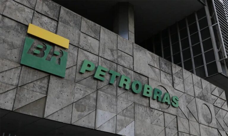 Apesar de ter pagado menos em tributos e participações governamentais relacionadas à exploração e produção de petróleo do que em 2022, Petrobras figura como a maior contribuinte do país