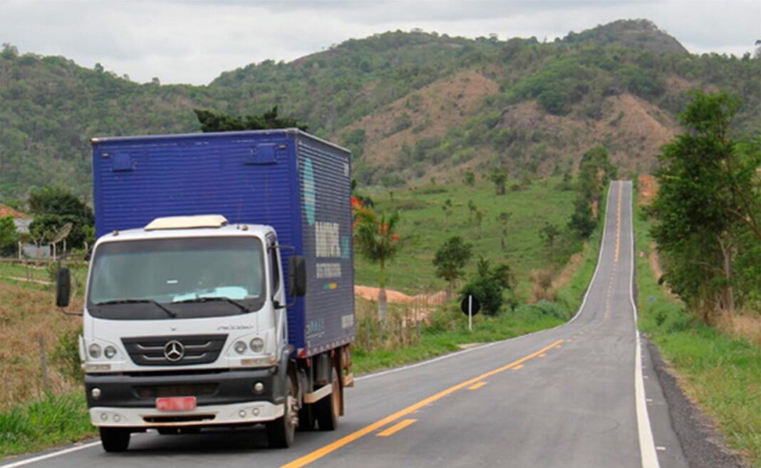 Restrição estabelecida pelo DER-MG será válida a partir desta quarta-feira (27) até o dia 31 de março para as estradas do estado; Veículos que descumprirem a lei podem ser retidos