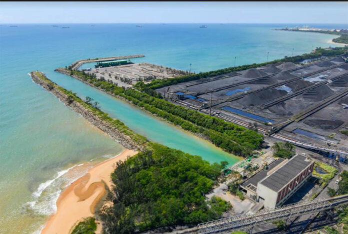 Produção de aço consome grande quantidade de água e empresa desenvolve ações para promover o reaproveitamento do bem; ArcelorMittal opera maior planta de dessalinização de água do mar do país