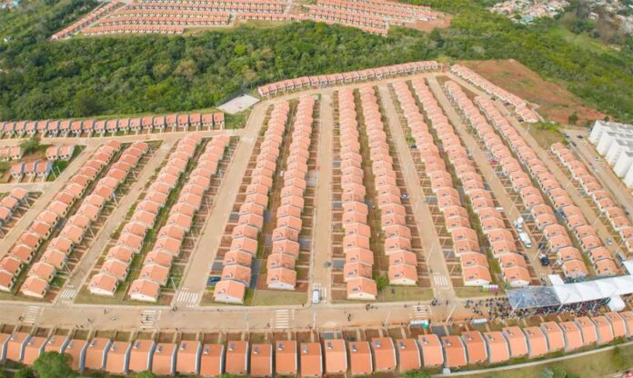 Sem Título-19 Medida tem potencial de incluir 31 mil famílias com renda de até 2.640 reais mensais no crédito habitacional ao ano e melhorar as condições do crédito habitacional de outras 12.100 famílias - Governo Federal