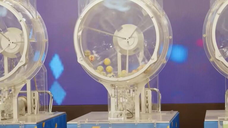 A Timemania também está acumulada e pode pagar R$ 23 milhões; Dezenas serão sorteadas às 20h, horário de Brasília - Sorteio da Mega-Sena