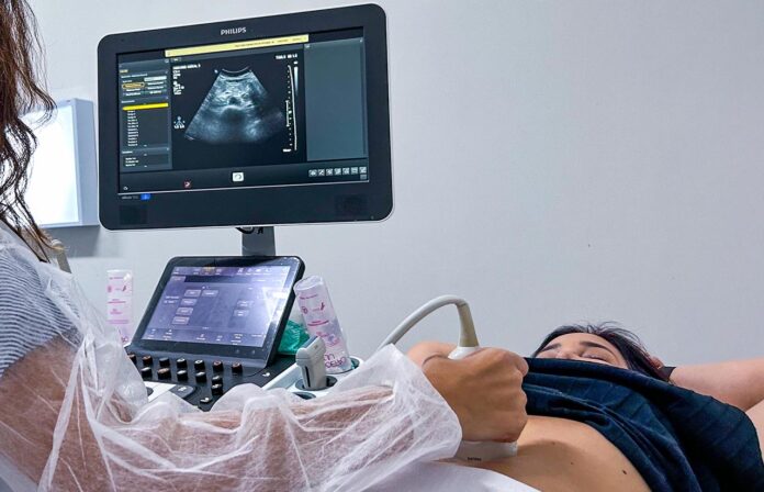 Instituição recebeu oxímetro, desfibrilador, bisturi elétrico e aparelho de ultrassom; Com o investimento, Policlínica melhora a capacidade diagnósticos e tratamento dos pacientes
