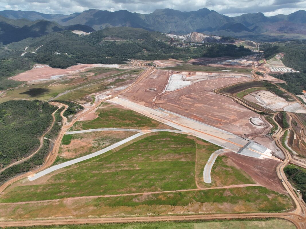 Samarco investiu 95% do rejeito arenoso em obras de descaracterização da barragem do Germano