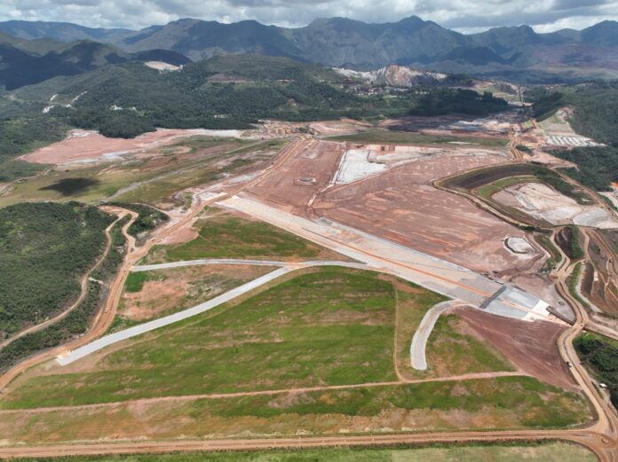 Samarco investiu 95% do rejeito arenoso em obras de descaracterização da barragem do Germano