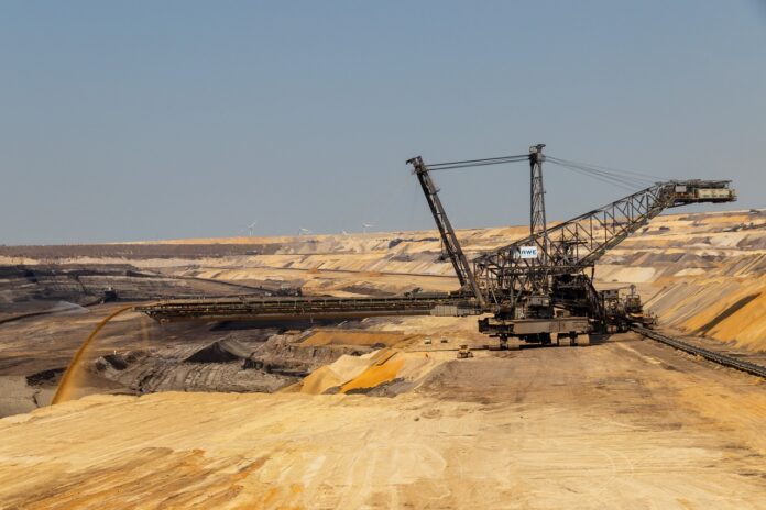 open-pit-mining-3559209_1280 MG lança guia para atrair investimentos em minerais