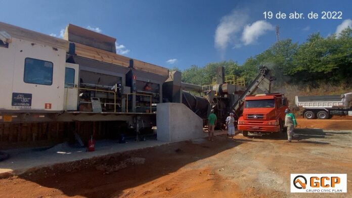 3 Especializada em obras de infraestrutura, companhia tem como diferencial usina de asfalto capaz de produzir 80 toneladas por hora; Empresa do Grupo Civic Plan tem maquinário robusto para realizar obras de grande porte