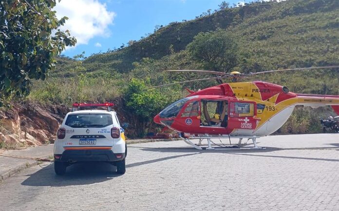 Militares suspeitam que rapaz tenha caído em um penhasco, em Santana do Riacho; Bombeiros foram chamados durante a madrugada para fazer o resgate