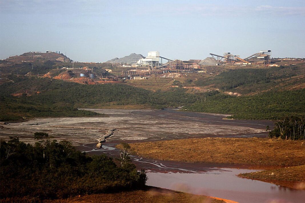 Moradores de comunidades de Conceição do Mato Dentro e Alvorada de Minas terão que ser realocados por estarem em território que pode ser impactado por eventual rompimento de barragemda Anglo American; Famílias serão cadastradas em Plano de Reassentamento