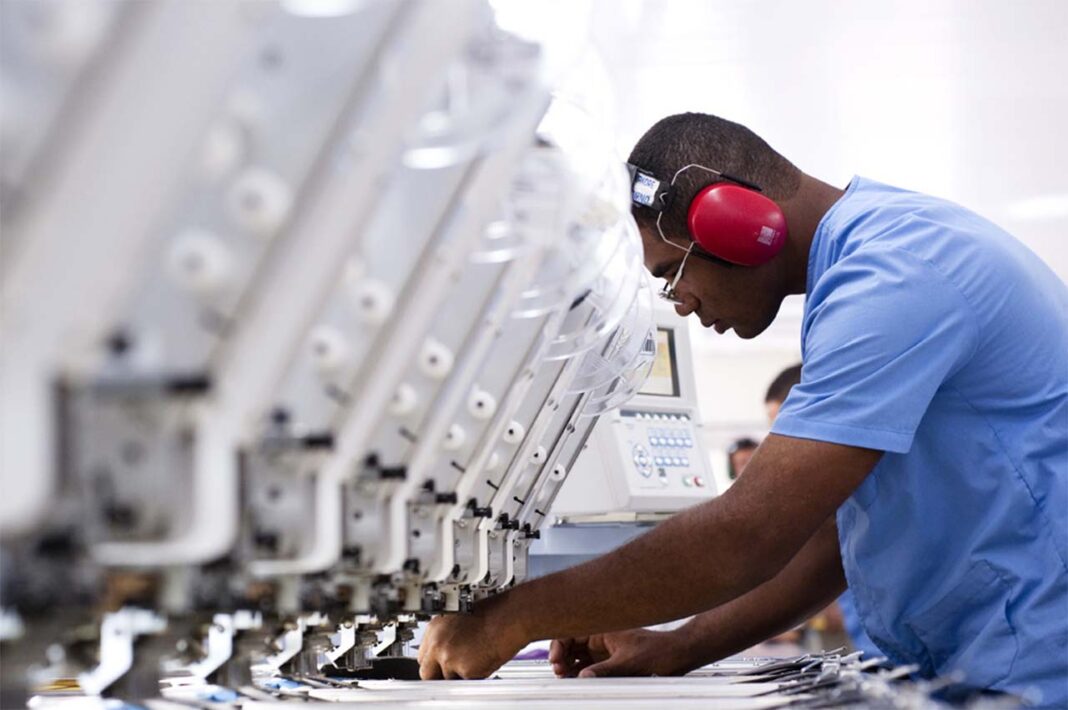Programa Acredita tem o objetivo de estimular a geração de emprego e renda e o desenvolvimento econômico; Governo também quer ampliar crédito para mulheres empreendedoras e incentivos a investimentos estrangeiros em projetos sustentáveis