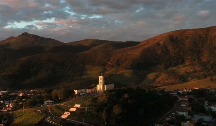 Sem Título-8 Consulta ficará disponível na internet para a população da cidade minerada, localizada na Microrregião do Médio Espinhaço; Orçamento de Conceição para 2025 deve ser votado no segundo semestre
