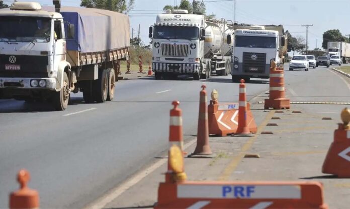 Exame é obrigatório para condutores com CNH das categorias C, D e E; Obrigação vale também na pré-admissão e demissão de motoristas profissionais