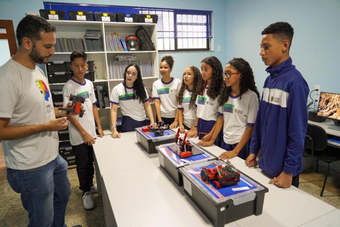 d5a982be-8484-4e00-8aae-37a34b703c5a Unidade recém-inaugurada na cidade é a primeira do Médio Piracicaba voltada a inovação na Educação e atenderá alunos até o nono ano; Núcleo também capacitará professores