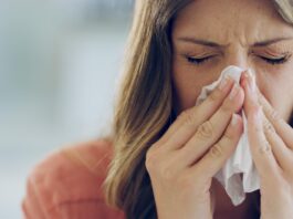 A baixa adesão à vacina ocorre em meio ao agravamento do cenário epidemiológico no estado. Em 2025, Minas Gerais já registrou 438 mortes por Síndrome Respiratória Aguda Grave (SRAG) e mais de 7.480 hospitalizações, conforme dados do Painel SRAG Hospitalizado. Essa condição está relacionada a infecções respiratórias como gripe e Covid-19.