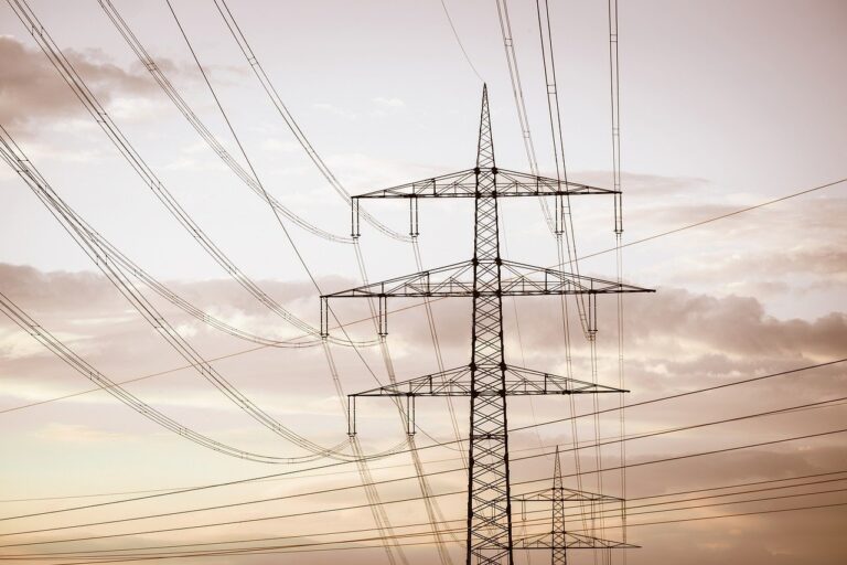Comerc Energia abre vagas de emprego em MG para 6 áreas diferentes