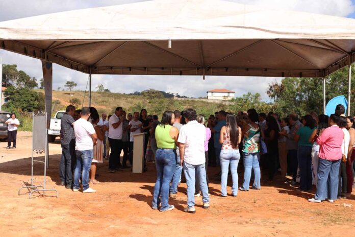 Ordem de serviço foi assinada pelo prefeito Marco Antônio Lage para construção de nova unidade às margens da MG-129; PSF que atende região populosa funciona em imóvel alugado no Barreiro