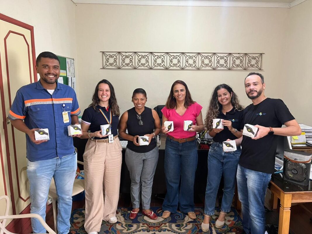 CMD Mineradora doou 160 relógios inteligentes (smartwatches) para instituições municipais de educação em Conceição do Mato Dentro, Alvorada de Minas e Dom Joaquim; Anglo American opera na reigão como o sistema Minas-Rio