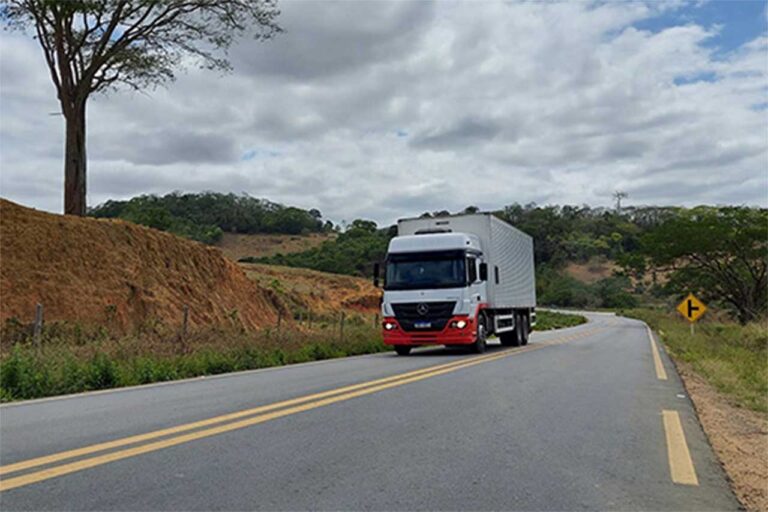 A partir desta quarta-feira (29), tráfego de veículos pesados nas estradas sob responsabilidade do DER-MG só não terá restrições na sexta-feira; Órgãos de fiscalização promovem Operação Corpus Christi