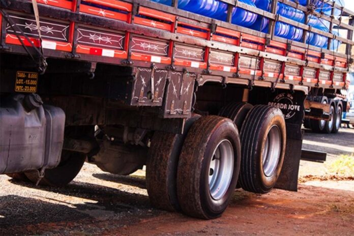 Novo modelo de cobrança para caminhões e carretas carregadas passará a ser aplicado em pedágios da Fernão Dias, no trecho da BR-381 entre Belo Horizonte e São Paulo