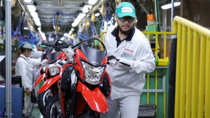 Sem Título-3 Companhia siderúrgica recebeu o prêmio Best Suppliers Award na categoria Diamante, na sede da empresa; Usiminas estreita relação com produtora de motos instalada na Zona Franca de Manaus