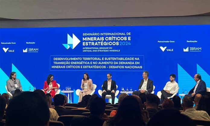 Evento promovido pelo Ibram reuniu especialistas, gestores e representantes de entidades da mineração para debater a urgência pela transição energética; Demanda pelos minerais críticos e estratégicos gera oportunidades e desafios para o setor