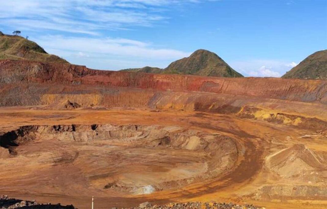 Sem Título-5 Visita de comissão da ALMG à Empabra é motivada por denúncias de que a mineradora utiliza uma licença de recuperação de uma área degradada para continuar extração mineral; Empresa impedida de explorar a área desde 2018 nega irregularidades