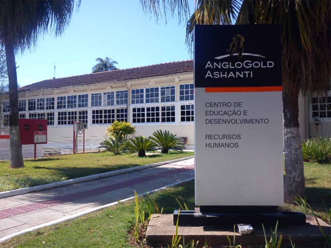 Sem Título-5 Medida está em vigor na empresa desde o último dia 22 de abril, sem cortes de salários e benefícios; AngloGold Ashanti testará novo modelo por seis meses