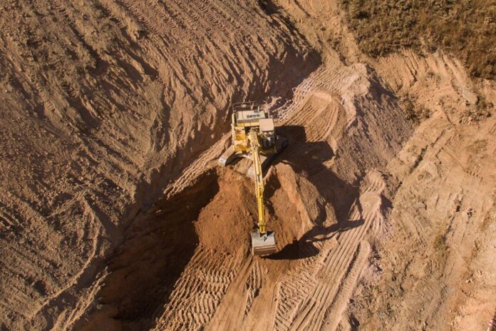 Com a Vale, Gerdau, Usiminas, Samarco e Anglo American entre os clientes que atende, a Construtora Terraço abre postos de trabalho para carpinteiro, pedreiro e armador. Há, inclusive, vagas para PCD.