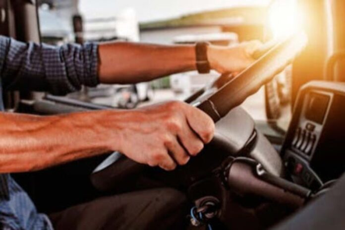 A Sul América Engenharia abre vagas para um curso preparatório para motoristas de caminhão. A empresa está em busca de pessoas com habilitação C ou D