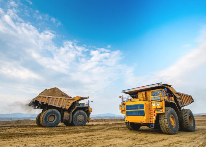 Empresa é especializada na implantação e operação de minas a céu aberto, execução de obras de infraestrutura para setores industriais e comerciais, construção de rodovias, ferrovias e aeroportos; Conceição do Mato Dentro é polo minerário do Médio Espinhaço