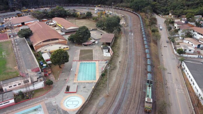 DCIM101MEDIADJI_0007.JPG Em discussão na Comissão de Transporte, Comunicação e Obras Públicas, participantes demandaram que contrapartidas das concessionárias que cabem ao Estado por concessão das ferrovias sejam destinadas a uma conta específica de Minas para essa finalidade, e não ao caixa único do Tesouro Federal