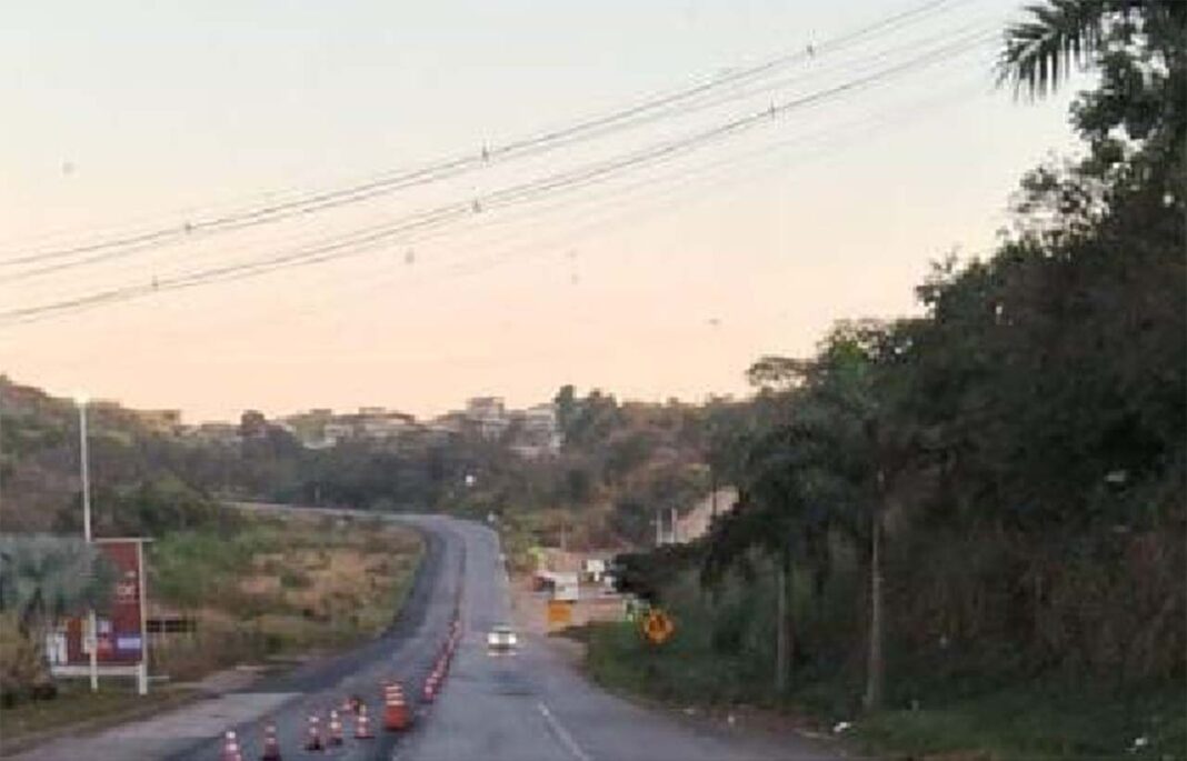 Movimento acompanha processo de licitações para duplicação dos trechos entre a capital e Governador Valadares; Cerca de 2 mil pessoas que vivem às margens da BR-381 serão realocadas