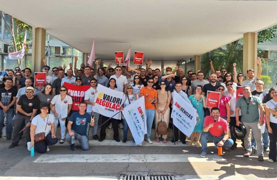 Sindicato lembra que servidores enfrentam já há 15 anos redução sistemática de orçamentos e recursos humanos nas agências federais; Sinagências alerta para diminuição da capacidade de reagir a emergências