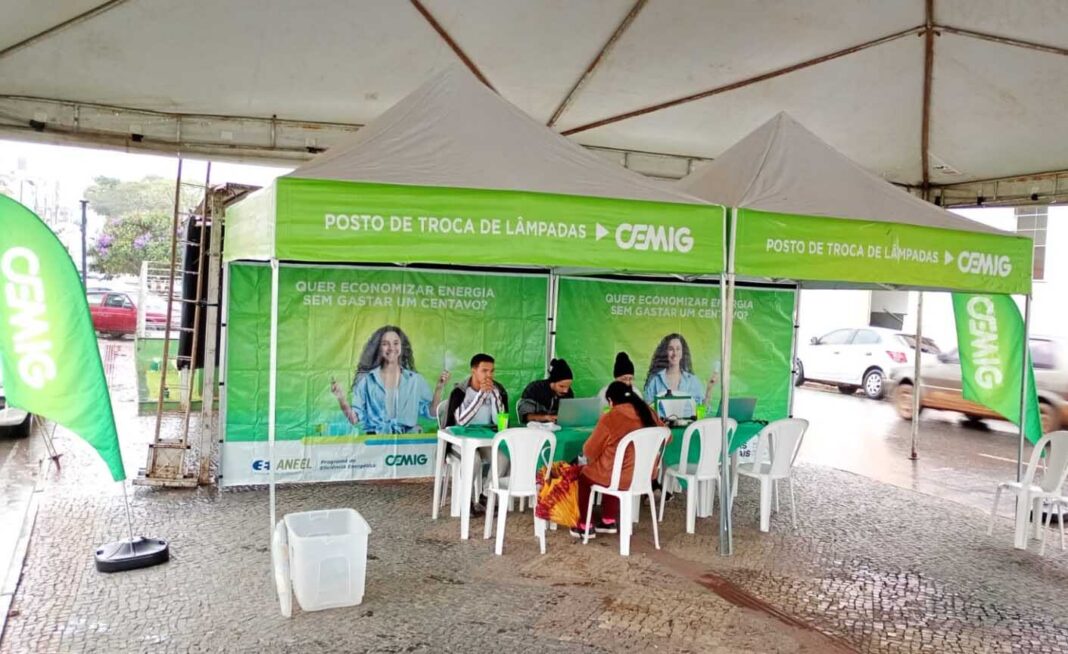 Inciativa faz parte do Programa de Eficiência Energética da companhia; Cemig atende em espaços públicos das cidades participantes