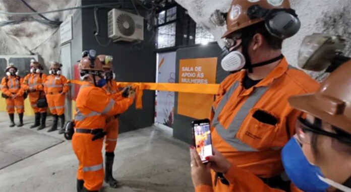 Espaço aberto esta semana oferece itens especiais de higiene, como absorventes, lenços umedecidos e uniformes higienizados para casos excepcionais; Iniciativa está ligada aos Comitês de Mulheres da empresa