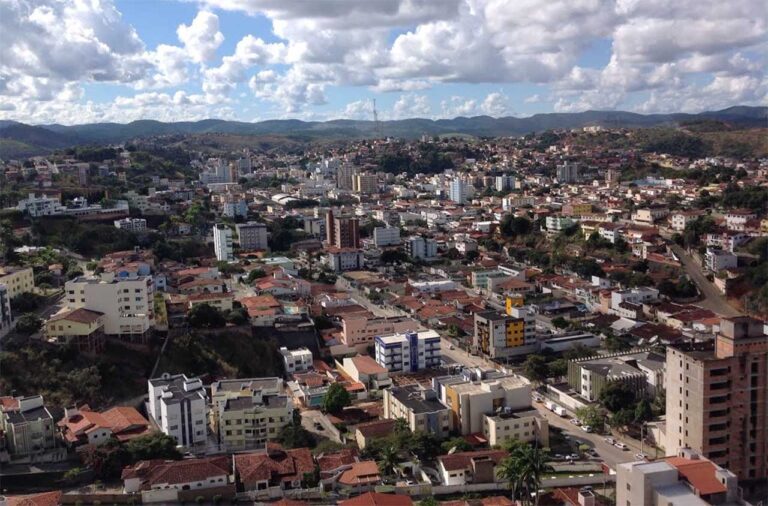 Bandidos trocaram tiros com a Polícia na noite desta quinta-feira; PCC e Comando Vermelho vêm amedrontando moradores da cidade nas últimas semanas