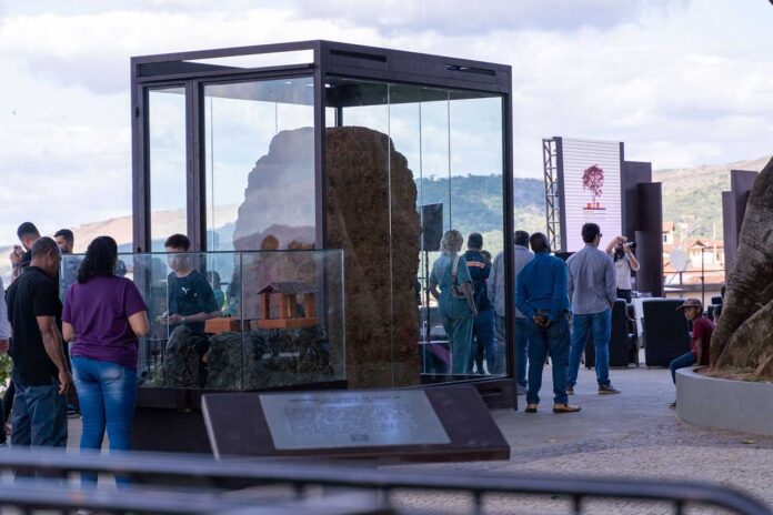 Município abrigou a primeira fábrica de ferro do país, representando o berço da siderurgia nacional; Ruínas foram revitalizadas pela Anglo American