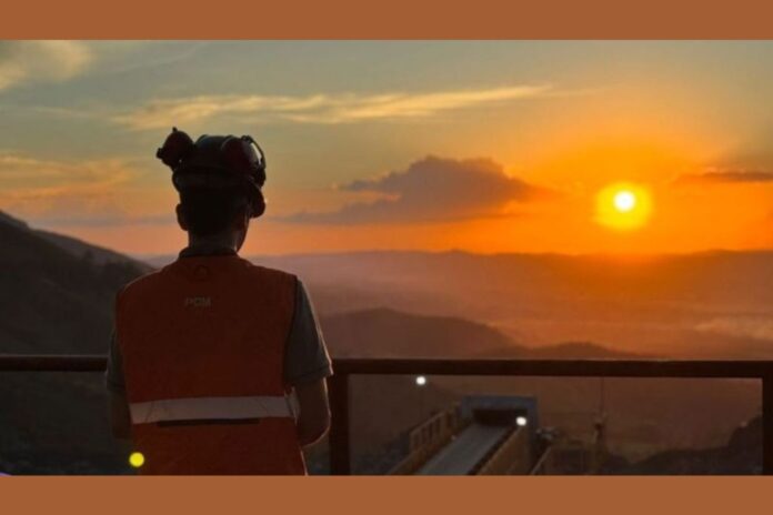imagem site (2) O programa Jovem Aprendiz da Mineração Morro do Ipê é focado em desenvolvimento profissional para jovens que residem nas cidades de Igarapé, São Joaquim de Bicas, Brumadinho, Betim, Contagem e Belo Horizonte