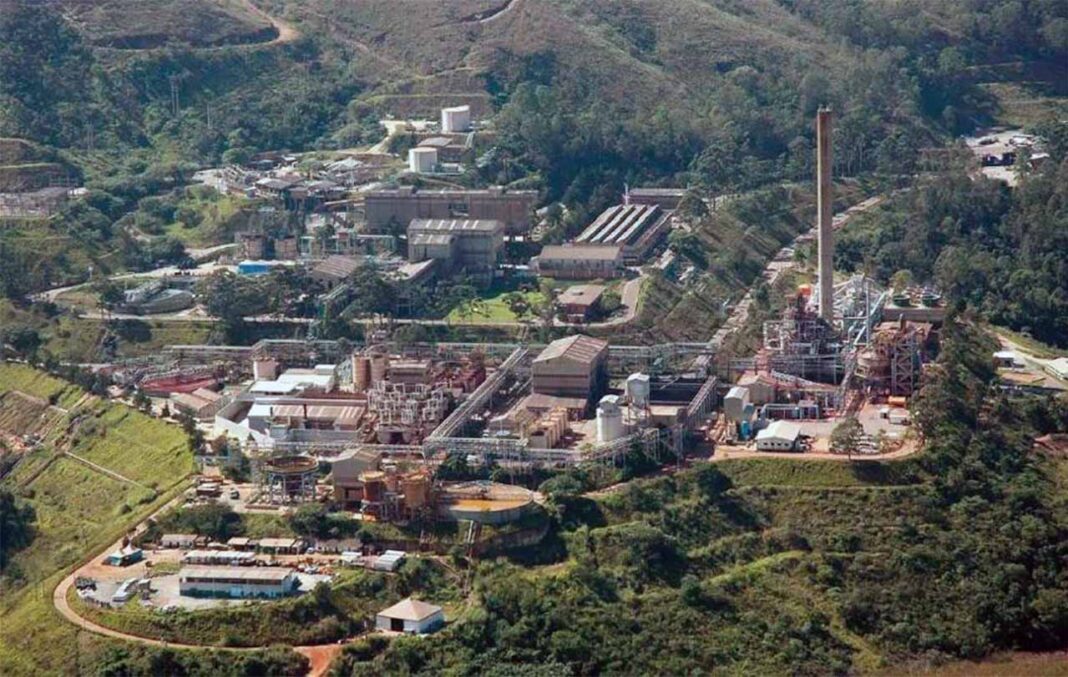 Empresa também comemora mais de 50% de redução de emissão de gases em seus processos industriais; AngloGold Ashanti foi primeira grande produtora de ouro a adotar 100% de disposição a seco