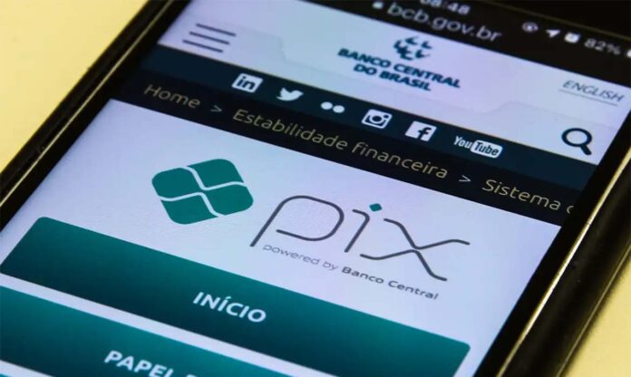 Uma das falcatruas que viralizou recentemente nas redes sociais é o golpe do Pix errado; Entenda como funciona a artimanha dos criminosos e se proteja das tentativas de golpe