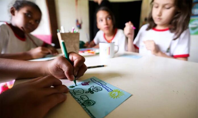 Pais e responsáveis por crianças de 4 e 5 anos devem ficar atentos aos novos prazos; Prefeitura realizará cadastro a partir de 5 de agosto