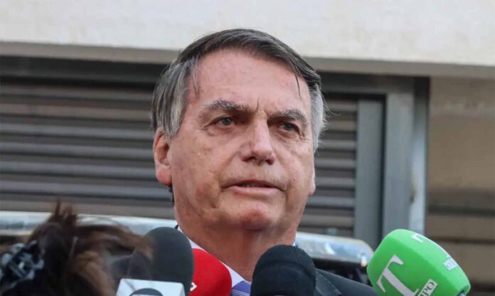Sem Título-49 Investigação apurou existência de associação criminosa para desviar e vender objetos de valor recebidos pelo ex-presidente no exercício do mandato; PF aponta que dinheiro custeou estadia de Bolsonaro nos EUA
