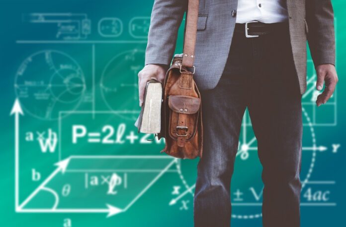 Mais de 8 mil vagas em cursos técnicos são abertas pelo governo de MG