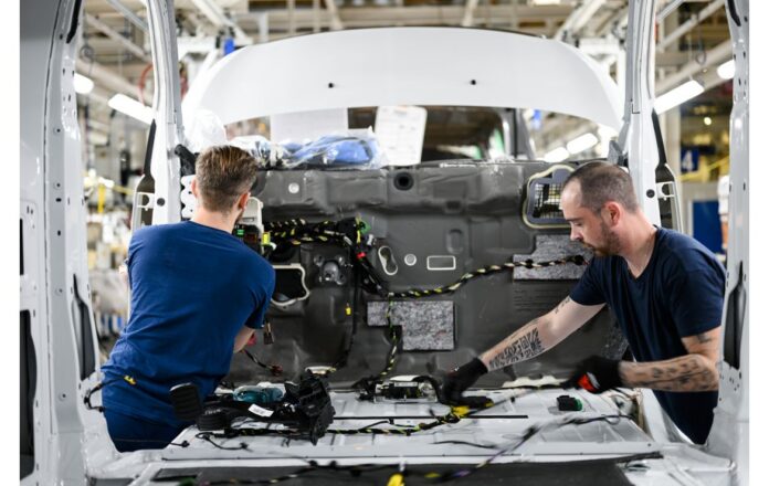 Programa de Estágio 2024: Fabricante de automóveis abre inscrições para 200 vagas