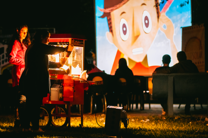 Cinema ao ar livre: em um furgão equipado com painéis solares, o circuito exibirá curtas-metragens que abordam temas educativos de forma lúdica e divertida