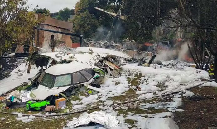 Veículos de imprensa publicaram suposta conversa entre comandante e coopiloto de avião que caiu em Vinhedo, matando 62 pessoas; Cenipa diz ter cumprido todos os protocolos previstos em lei