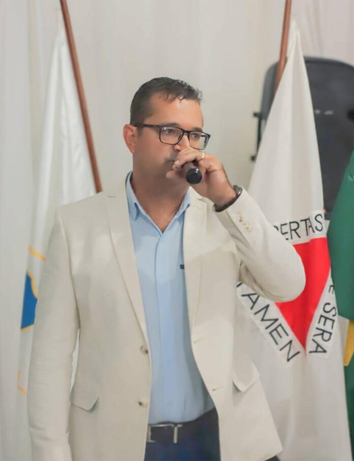No partido ligado à comunidade evangélica, ele tem como vice a pastora Elaine Cristina Gomes; Teteco se compromete com funcionalismo valorizado e atenção ao abastecimento de água em Itabira
