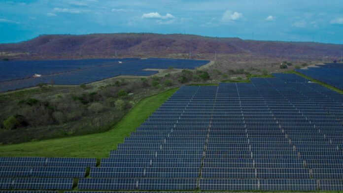 Foto: Vinicius Dal Colletto - Energia solar: projetos preveem a instalação de duas plantas de geração, contribuindo para a descarbonização e fornecimento de energia competitiva para as operações
