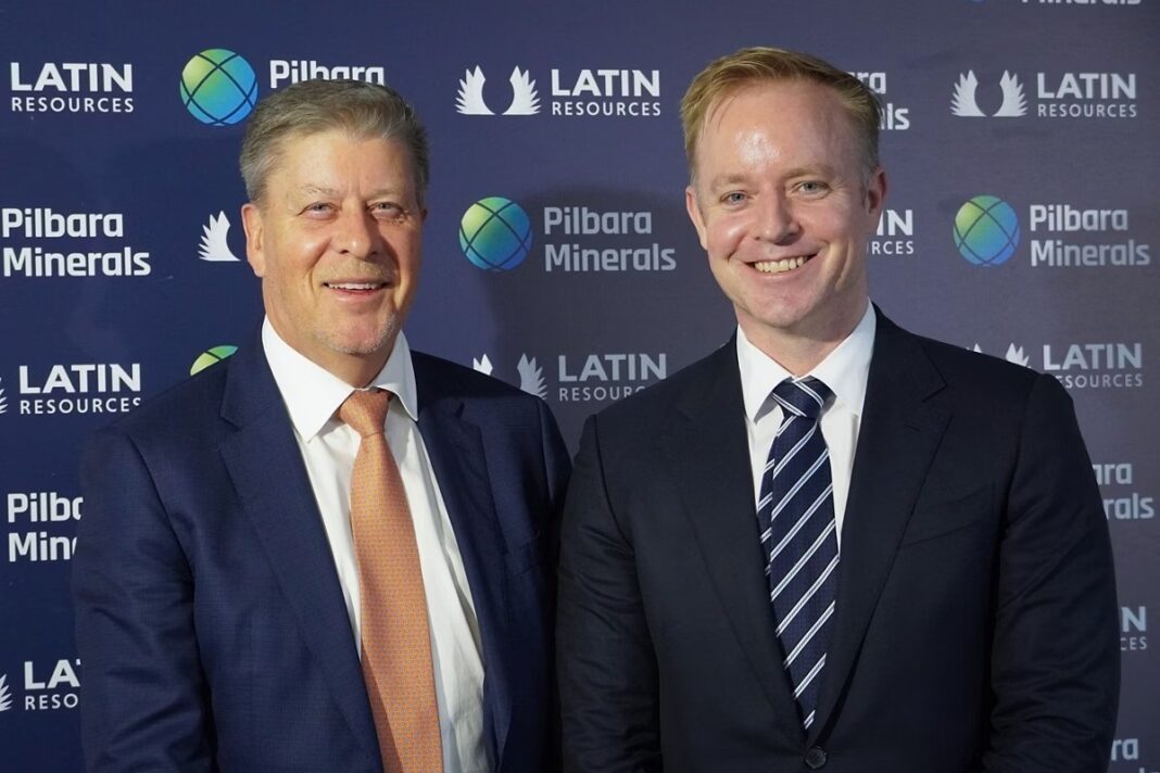 08om1wne Executivos das empresas de lítio durante entrevista coletiva na Exposibram