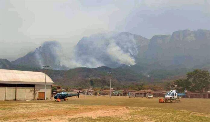 Ainda não foi possível calcular tamanho da área queimada, já que Bombeiros ainda combatem as chamas na unidade de conservação; Santuário segue aberto para visitação do público
